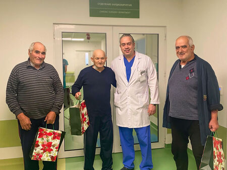 Болница "Сърце и Мозък"-Бургас изписа трима пациенти преди Бъдни вечер след сложни комплексни операции
