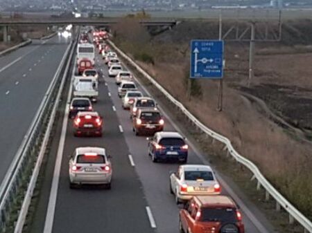 Адът се отприщва: 600 000 тръгват на път
