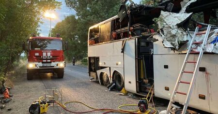 Искове за над 10 млн. евро предявиха близки на загинали румънци при катастрофа с автобус в Търновско