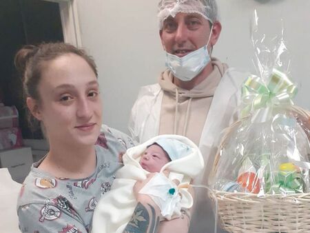 Малкият Деян е първото бебе за 2023 година в УМБАЛ "Дева Мария"