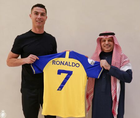 Роналдо може да играе в Шампионската лига с "Нюкасъл"