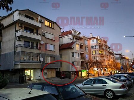 След серия от удари Марин е бил натикан в багажника