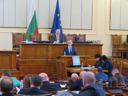 Край на интригата: Парламентът отхвърли плана „Денков“, отиваме към третия мандат за кабинет