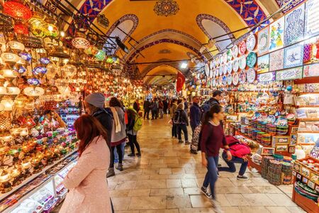 Близо 40 милиона души са посетили пазара „Капалъ чаршъ“ в Истанбул миналата година