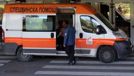 Шофьор блъсна две 14-годишни момичета в Горна Оряховица