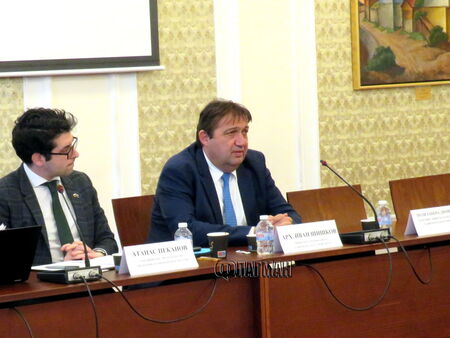 Министър Иван Шишков: Защо да наказваме София заради Фандъкова