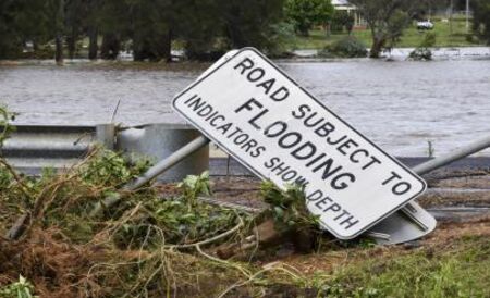 Невиждано от век наводнение откъсна от света селища в Австралия