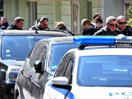 Хванаха бандитите, разбили множество домове и офиси в Сливен