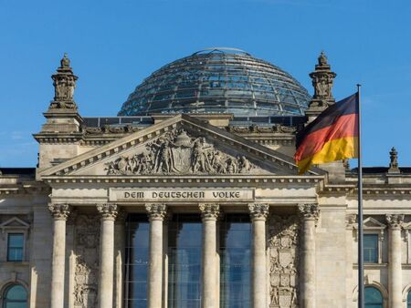 Повече от половината германски компании не успяват да запълнят свободните