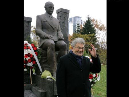 Почина тъстът на Бен Крос - скулпторът Янко Бонев