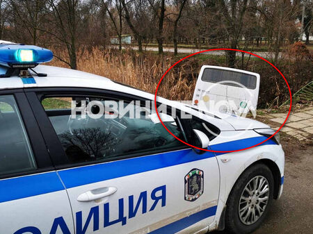 Автобус падна от мост в Сливенско