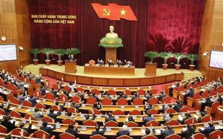 Виетнамската компартия свали от власт президента и го изключи от ЦК