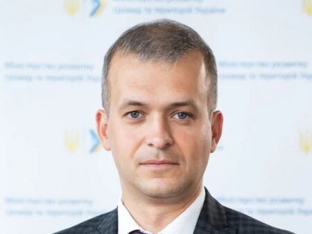Арестуваха украински министър, обвиниха го за вземане на шестцифрен подкуп