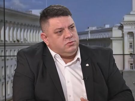 Атанас Зафиров: Конгресът на БСП няма да сменя председателя, това не е в дневния ред на българските социалисти