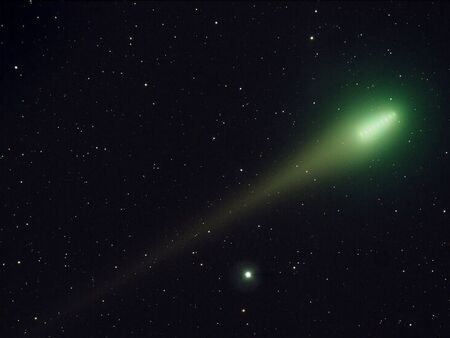 Комета със зелена опашка ще премине край Земята