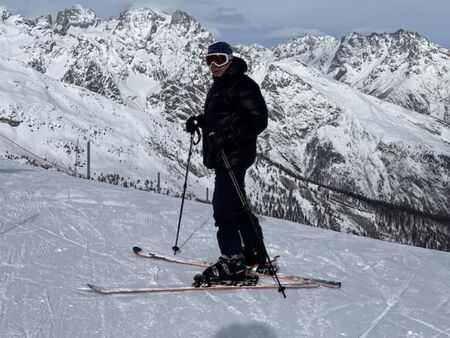Бащата на Кирил Петков е на най-тузарския ски курорт в Европа