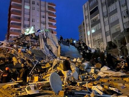 Нов мощен трус разтърси Турция, жертвите вече са над 900