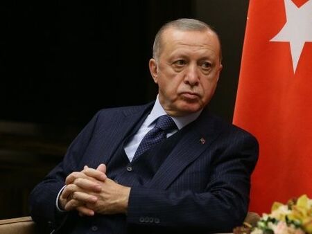 Турският президент заяви още, че се планира да бъдат отворени хотелите в района на Анталия, където временно да бъдат настанени хора, засегнати от трусовете