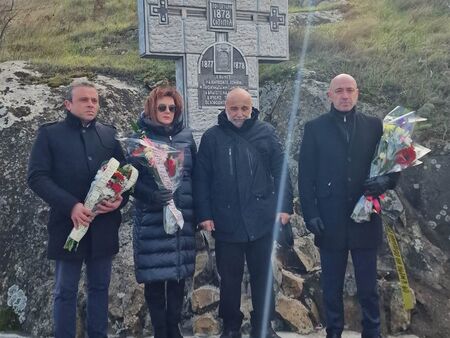 В Созопол откриха паметник в чест на героите, пожертвали живота сиза Освобождението