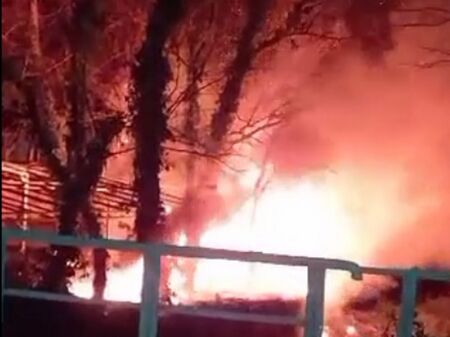 Вижте как изгоря заведение в Бургаските минерални бани
