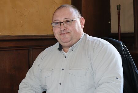Михаил Хаджиянев зове учителите да се включат в изборната администрация, хонорарите - до 300 лева