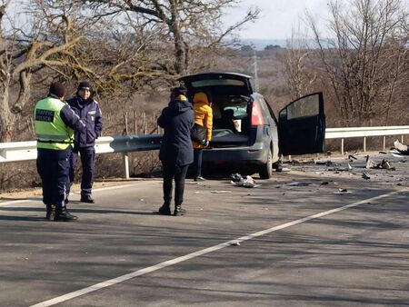Челно меле на пътя Варна-София, четирима души са загинали