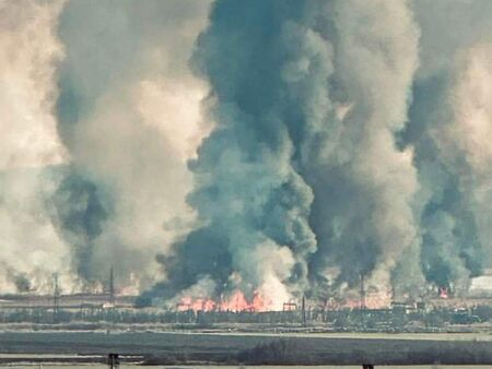 Пламнали са тръстики край Долно Езерово няма опасност за населението