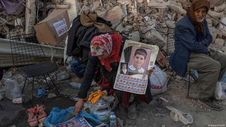 Чудо: Извадиха живо момче в Хатай след 12 дни под руините