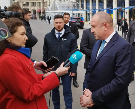 Войната няма да реши дълбоките противоречия между Русия и Украйна, обяви Румен Радев в Мюнхен