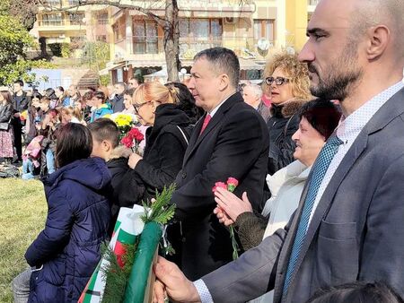 Паметният ден  бе отбелязана с панихида в храма Успение Богородично“