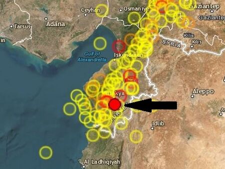Земетресение от 6,4 на границата между Турция и Сирия, рухват още сгради