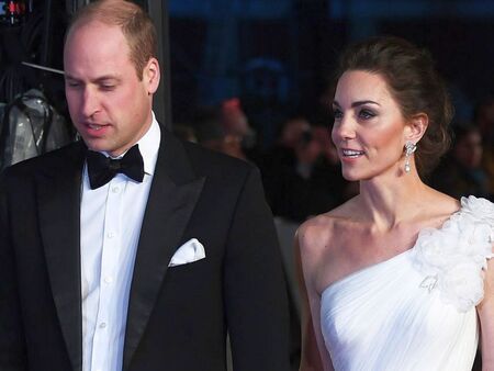 Кейт с палава закачка към принц Уилям на наградите БАФТА