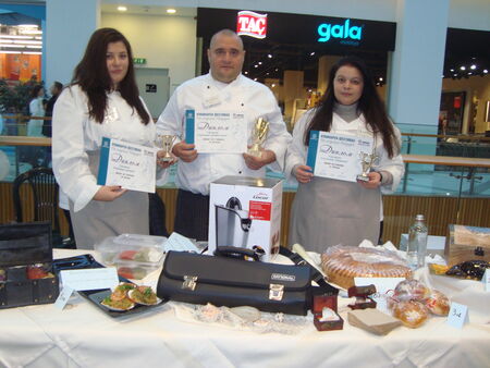 Студенти от Колежа по туризъм – Бургас с престижни награди от национален кулинарен конкурс