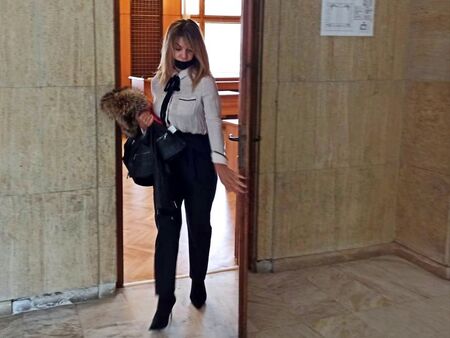 Процесът срещу Рагевски няма да тръгне утре в БОС, призовкарите не могат да открият адвокат Ваня Радиева