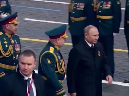 Путин се готвеше за блицкриг, но вместо това неговата армия се разлага в Украйна