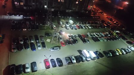 Хаос с паркинг в ж.к."Славейков". Защо не са изпълнени изискванията, питат живущите