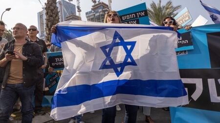 Израел се превръща в нелиберална демокрация