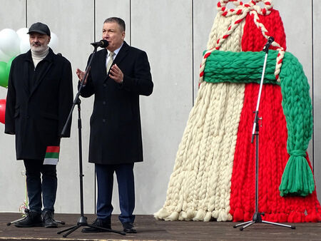 В своето слово той изтъкна че най важни за всенародното дело