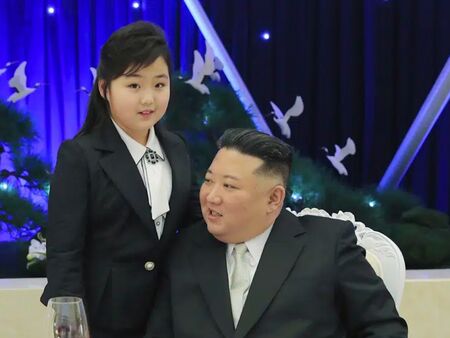 Ким Чен Ун с изненадващ избор за свой наследник, дава комунистическата народна република на дъщеря си