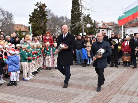 Светлият български празник беше отбелязан с различни концерти в читалища