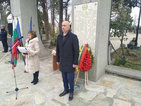 Паметта на героите за Свободата на Майка България бе почетена