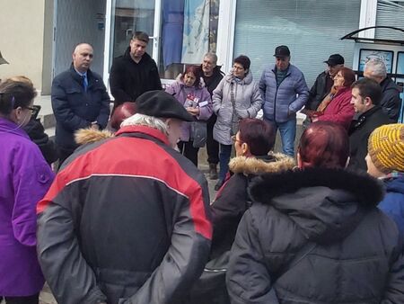 Кандидати за народни представители от коалиция „БСП за България” се срещнаха с жителите на жк. "Зорница"