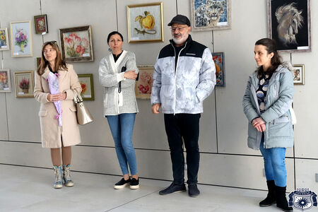 Изложба на гоблени бе открита в Артиум център-Несебър
