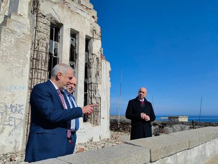 Делегация на ЮНЕСКО посети остров Свети Кирик, ще даде ли тласък на проекта за „Българския Лувър“