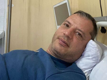 Делян Добрев влезе в болница