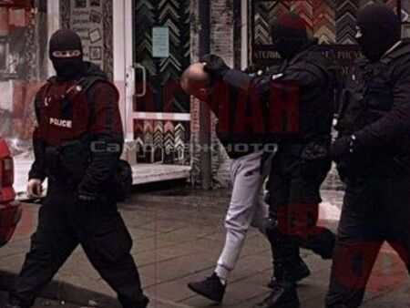 Близо 20 грама трева са открили ченгетата в имота на