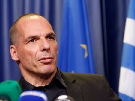 Протестиращи пребиха зверски бившия финансов министър на Гърция