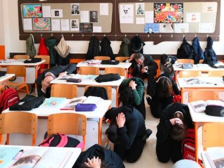 Учениците от пострадалите турски райони отново на училище