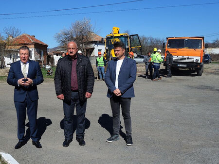 Кметът на Несебър даде начало на строителството на нов водопровод в с. Гюльовца
