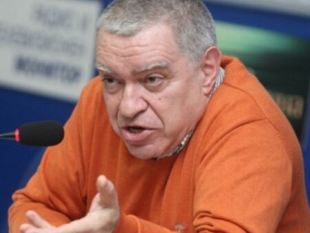300 000 души ще се завърнат по урните заради връщането на хартията, прогнозира Михаил Константинов